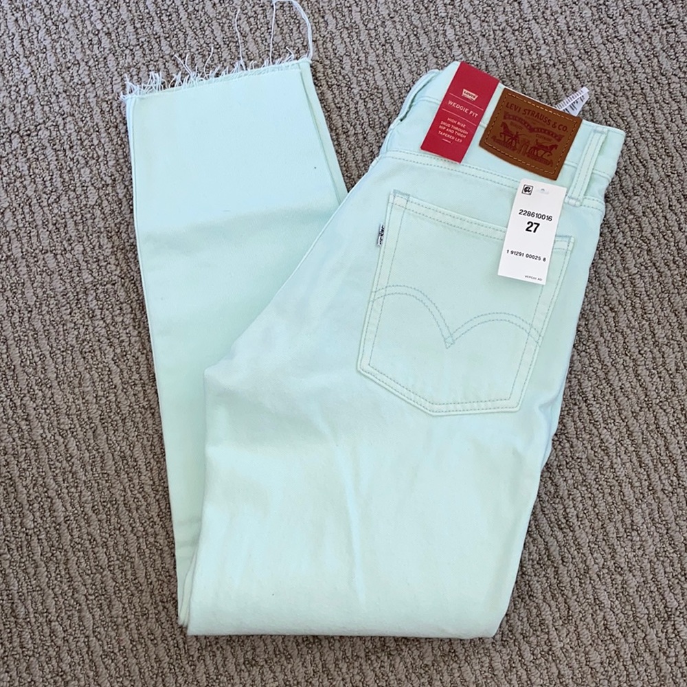 NWT Levi’s Wedgie Fit Jeans